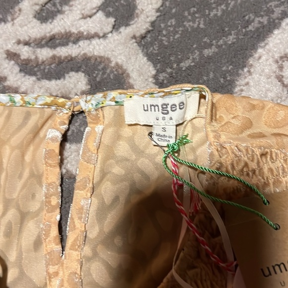 Umgee top long sleeve. New. Size small. Super soft. Cheetah. - Picture 4 of 6